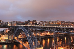 Porto med bron Eiffel